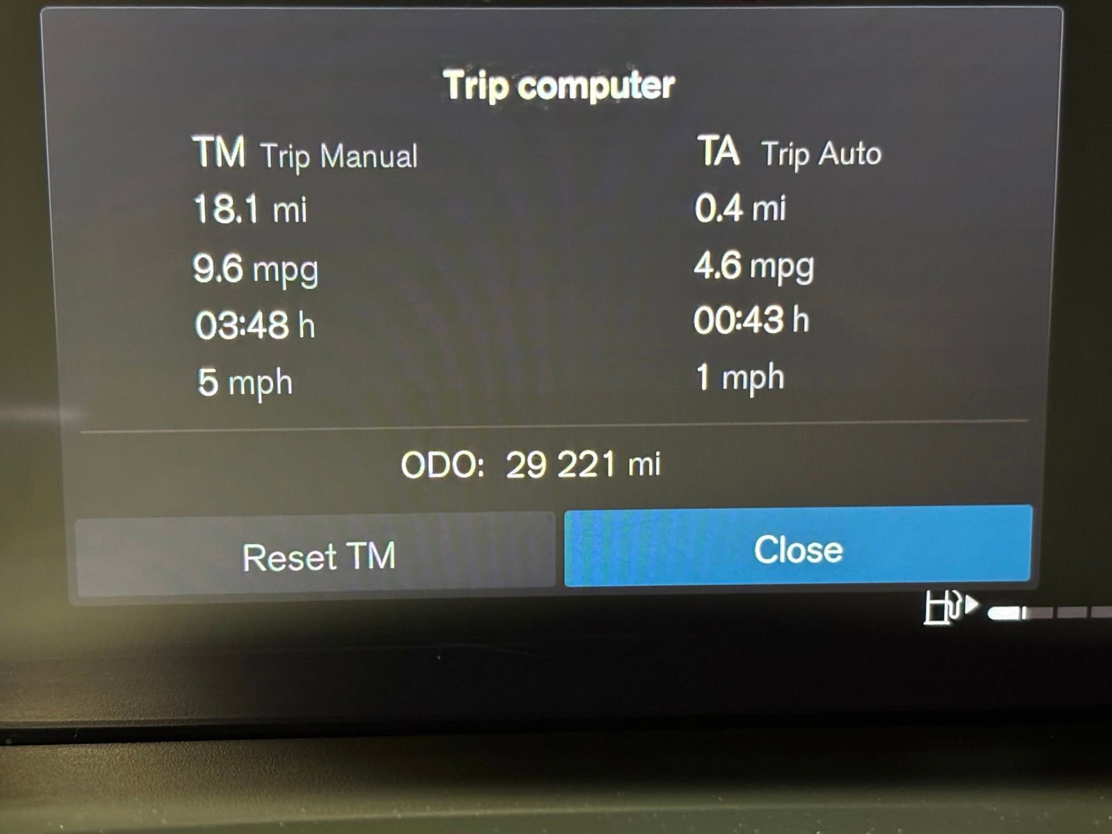 Used 2023 Volvo XC40 B5 Plus w/ Driver Assist Package AWD/4WD image 13