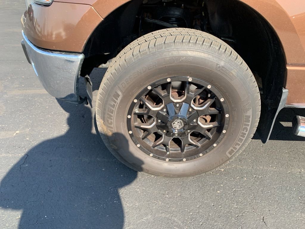 Used 2012 Ford F150 XLT w/ XLT Chrome Pkg image 10