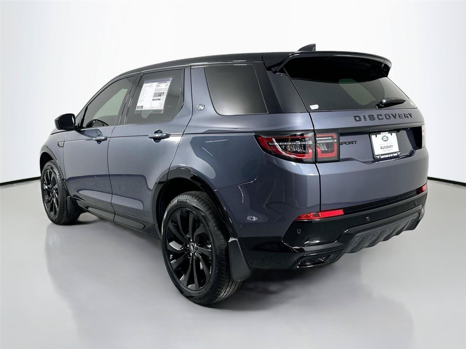 Used 2025 Land Rover Discovery Sport Dynamic SE AWD/4WD image 6