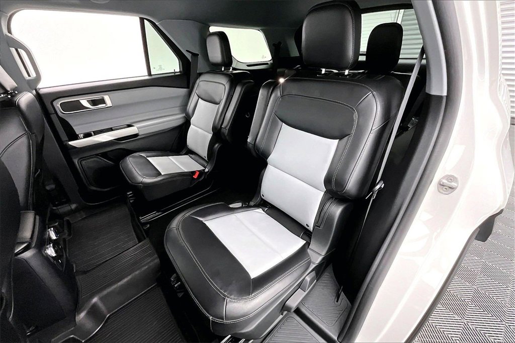 Used 2023 Ford Explorer XLT w/ Equipment Group 202A image 26