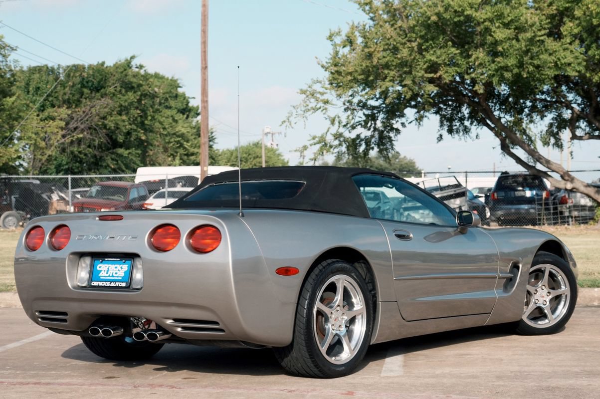 Used 2002 Chevrolet Corvette Convertible w/ Preferred Equipment Group2 RWD image 3