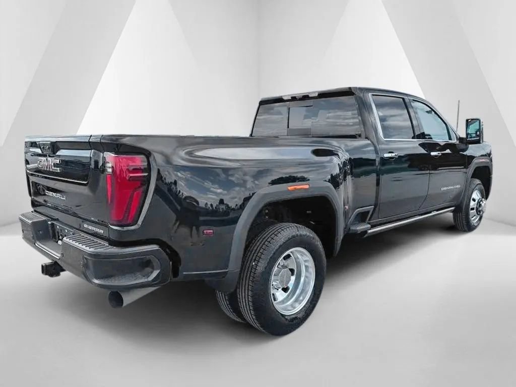 Used 2024 GMC Sierra 3500 Denali w/ Denali Reserve Package AWD/4WD image 7