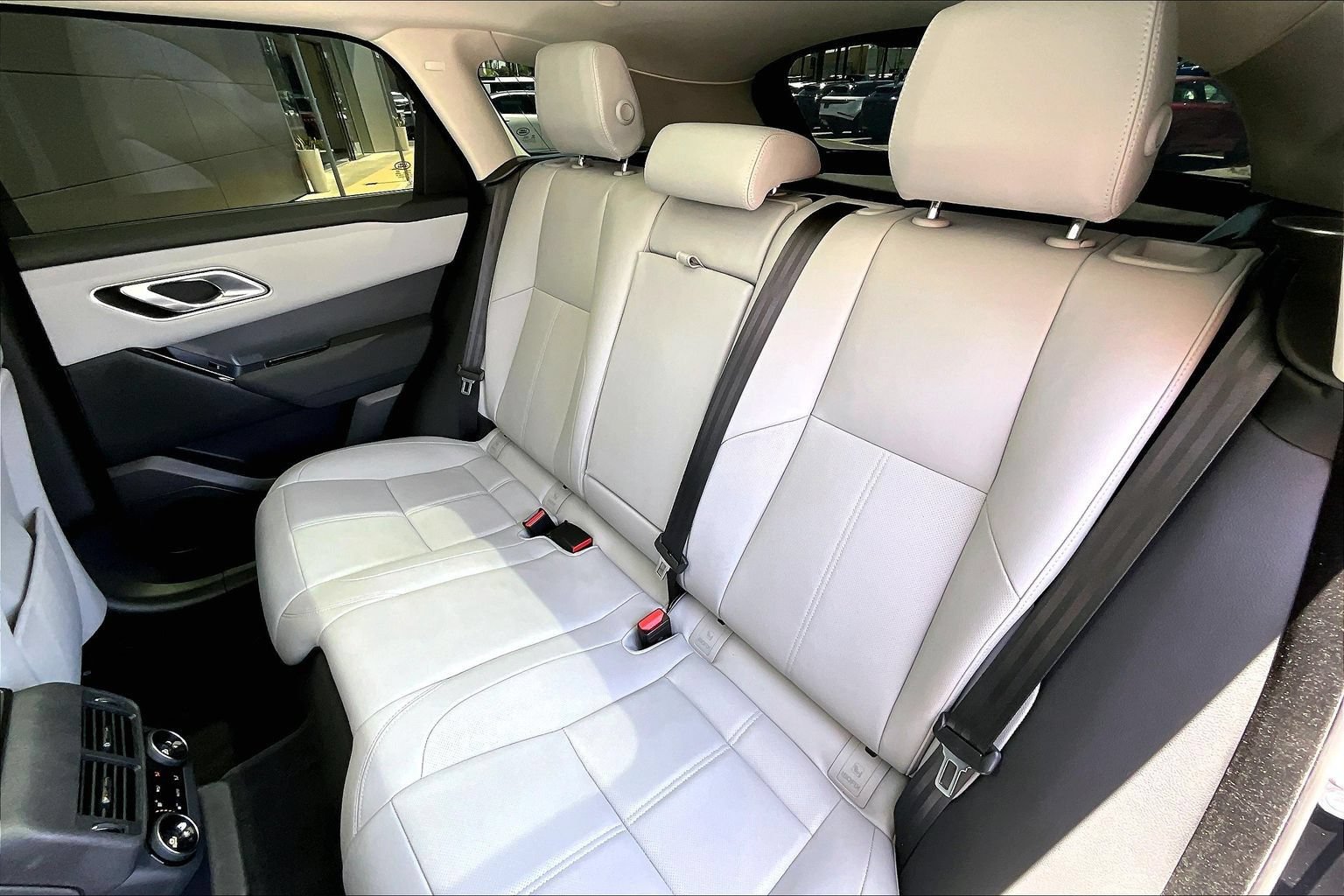 Certified 2025 Land Rover Range Rover Velar Dynamic SE AWD/4WD image 25