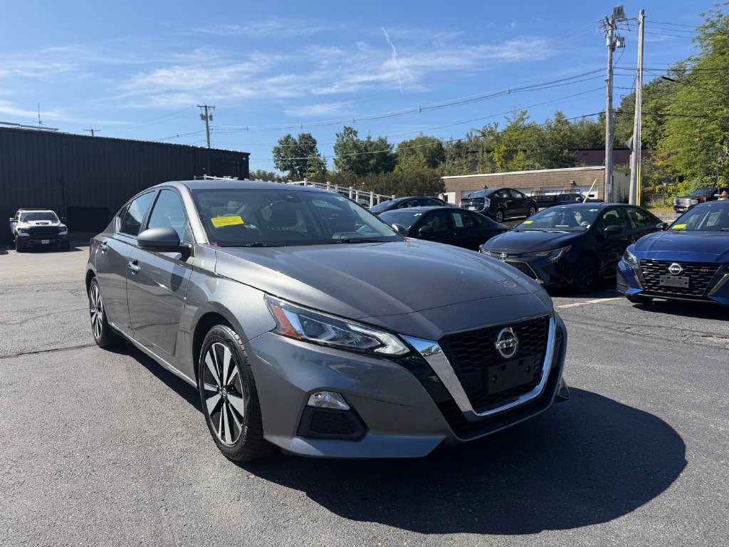 Used 2022 Nissan Altima 2.5 SV w/ SV Premium Package FWD image 7