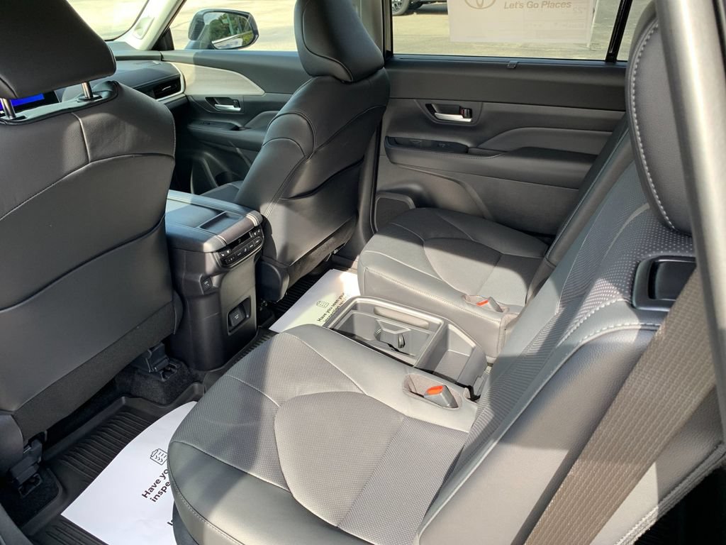 New 2026 Toyota Grand Highlander AWD image 13