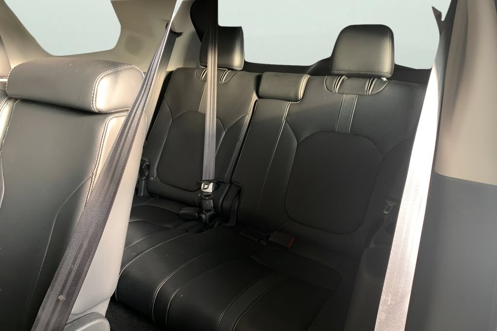 Used 2024 Honda Pilot Touring image 17