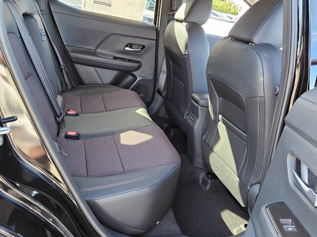 New 2026 Nissan Kicks SR image 11