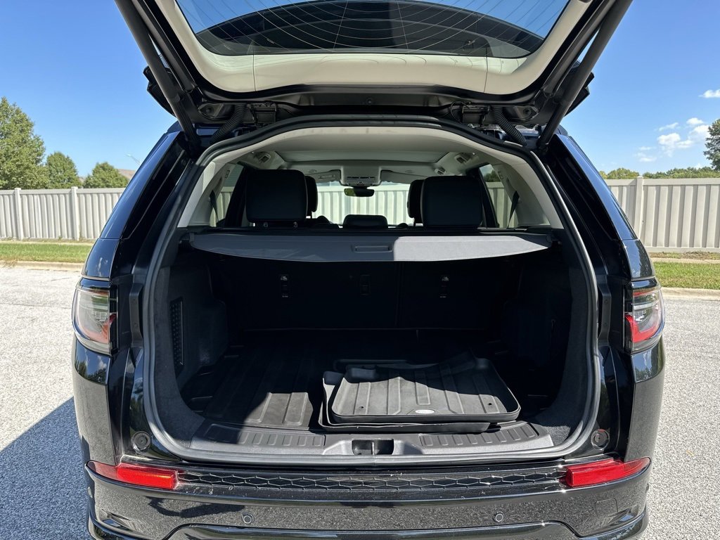 Used 2024 Land Rover Discovery Sport S image 23