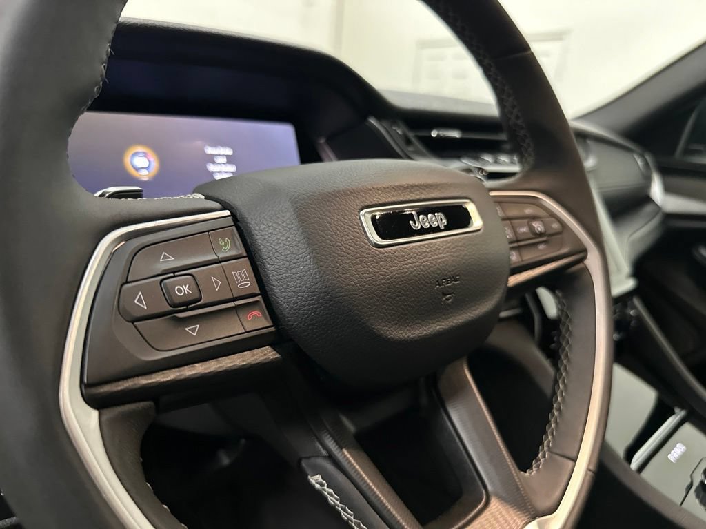 Used 2024 Jeep Grand Cherokee Altitude AWD/4WD image 33