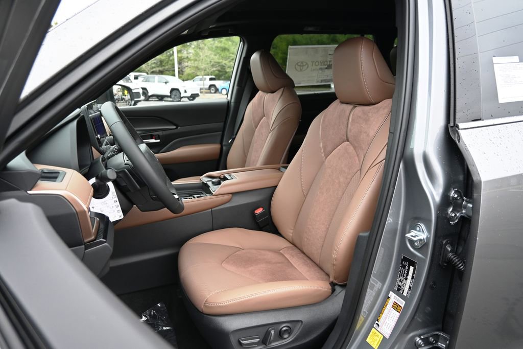 New 2026 Toyota Grand Highlander AWD Hybrid image 12