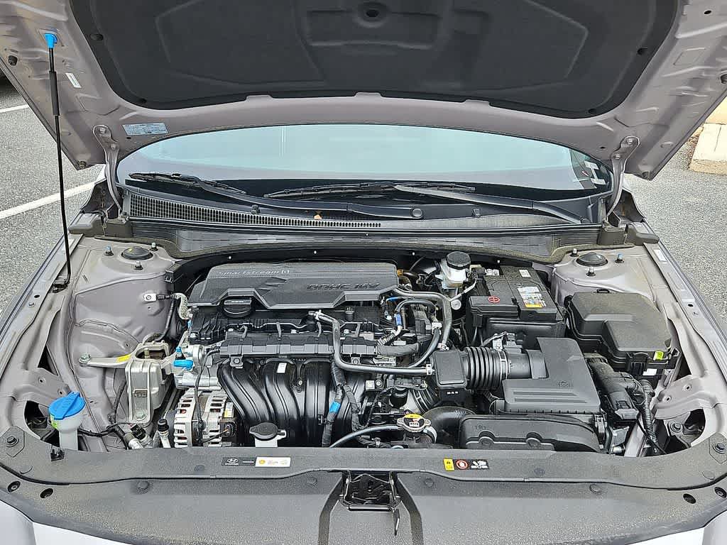 Used 2025 Hyundai Elantra Sport FWD image 28