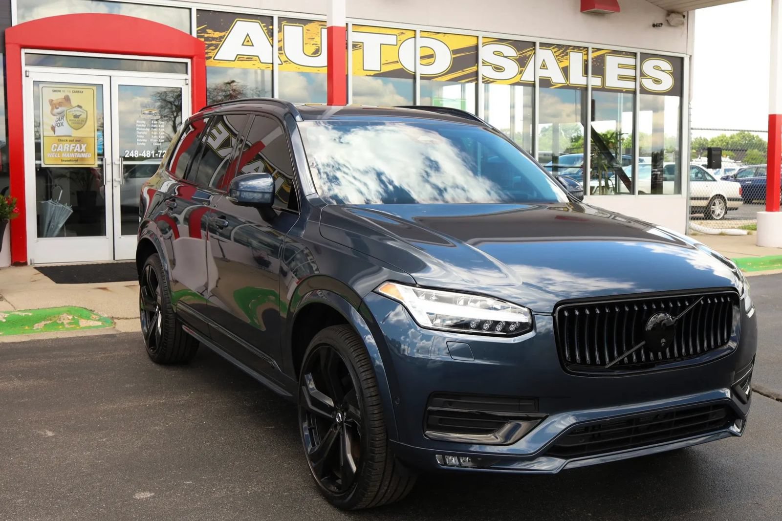 Used 2025 Volvo XC90 B6 Ultra w/ Protection Package AWD/4WD image 3
