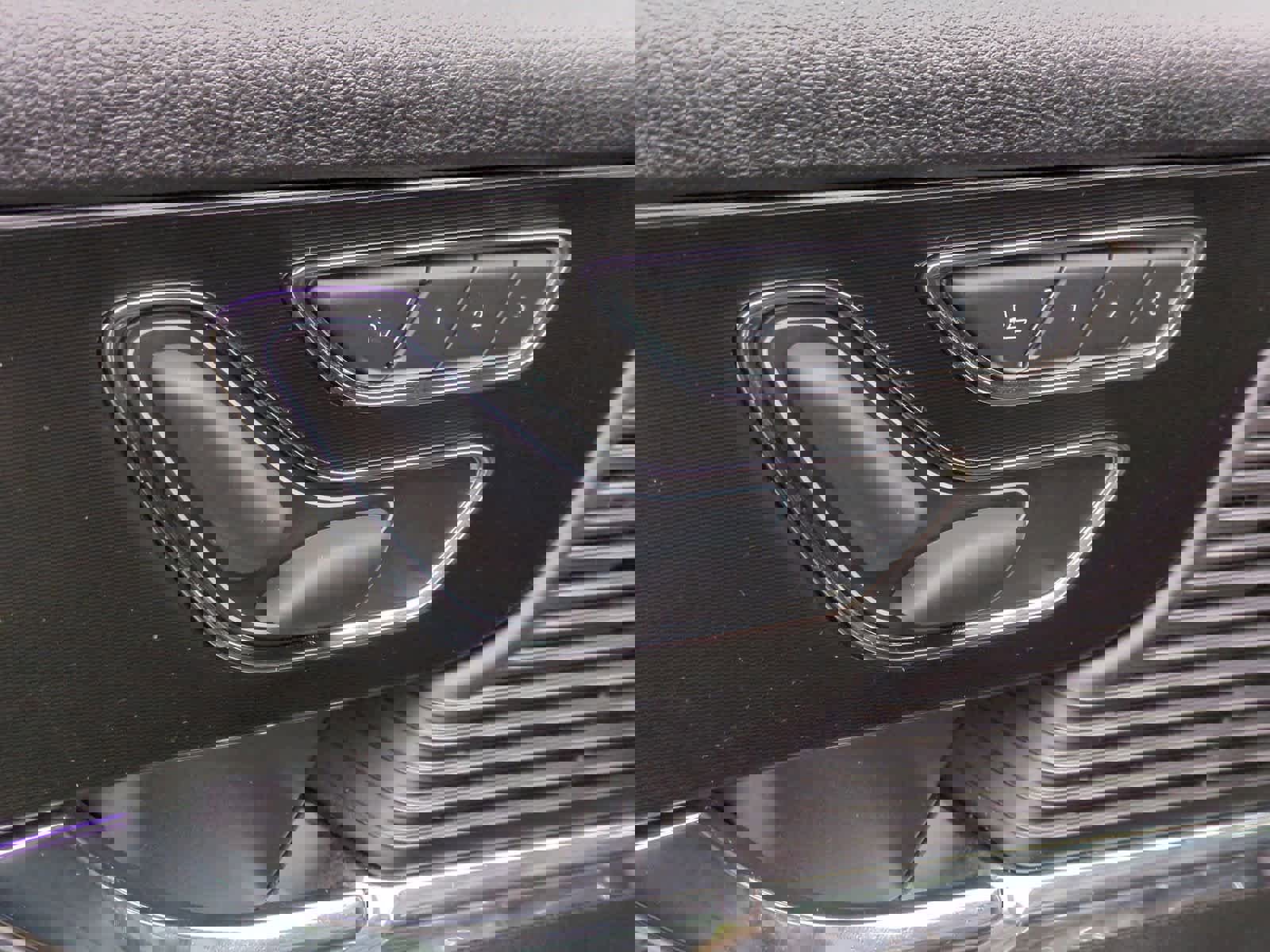 Used 2022 Lincoln Corsair Reserve w/ Sport Package image 17