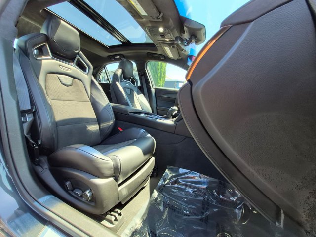 Used 2018 Cadillac CTS V w/ Luxury Package RWD image 20