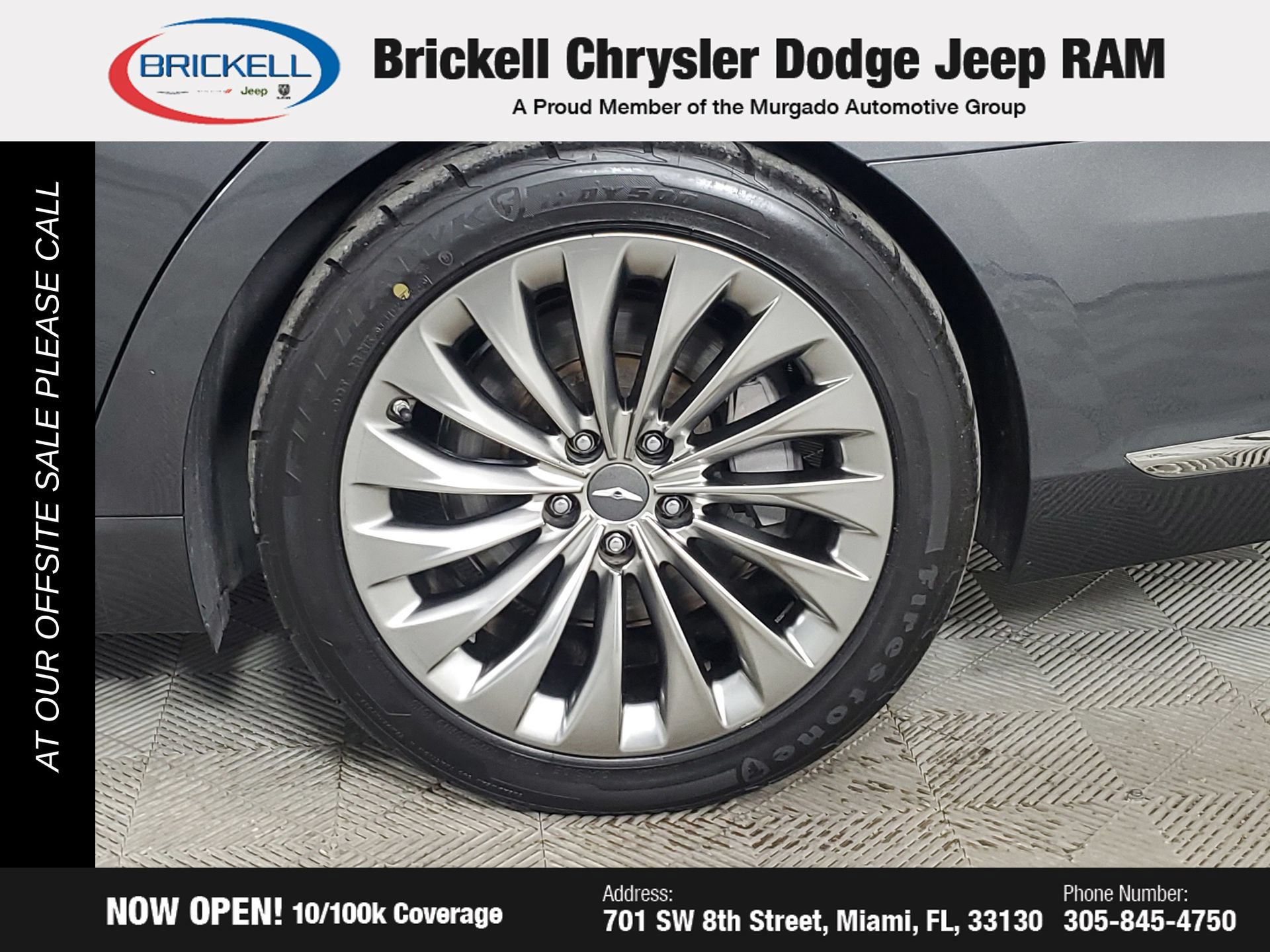 Used 2017 Genesis G90 3.3T Premium RWD image 18