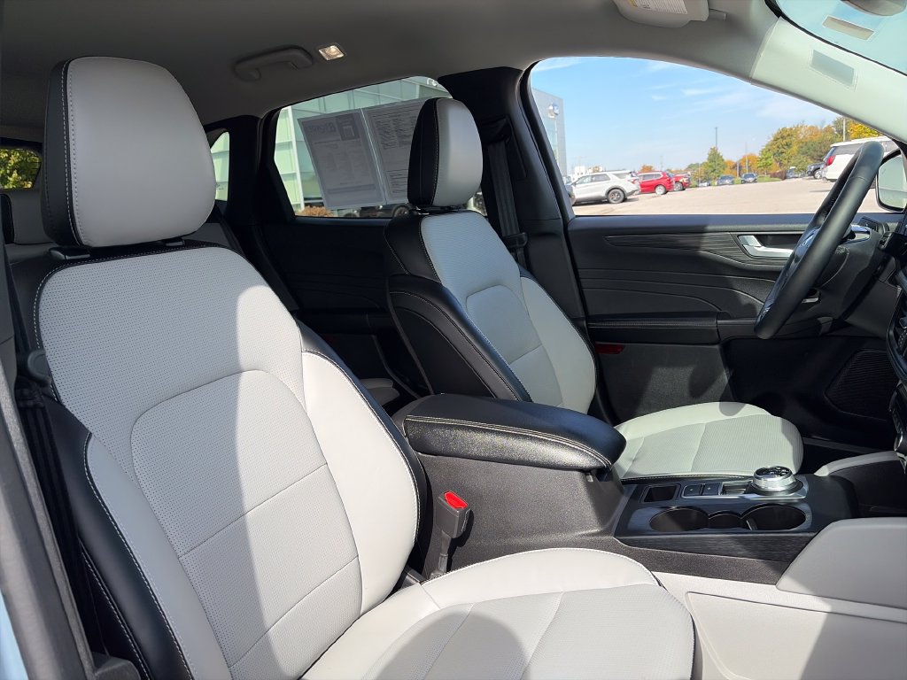 Used 2024 Ford Escape Platinum AWD/4WD image 12