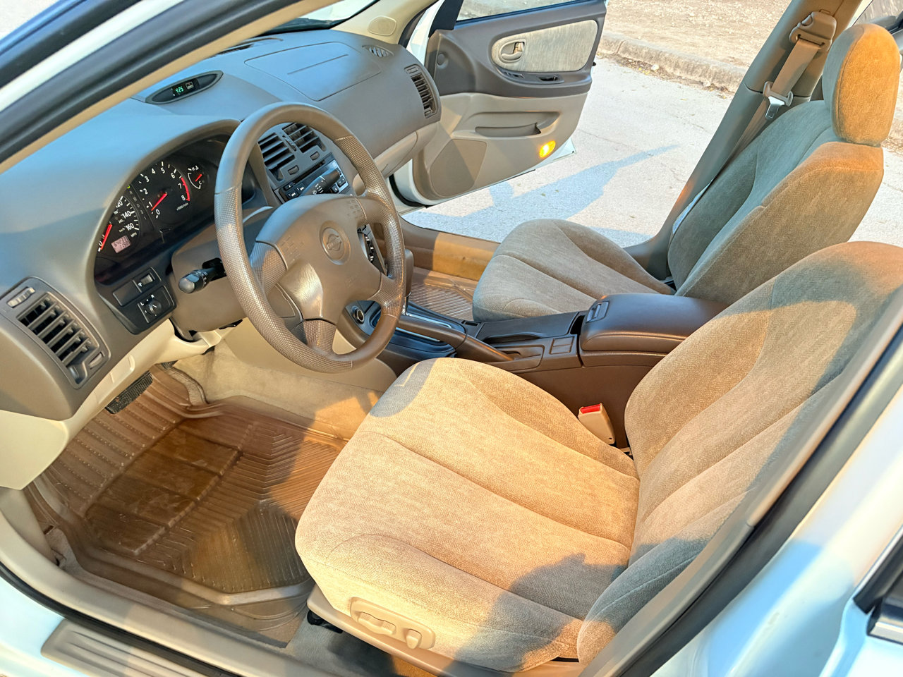 Used 2000 Nissan Maxima GXE image 24