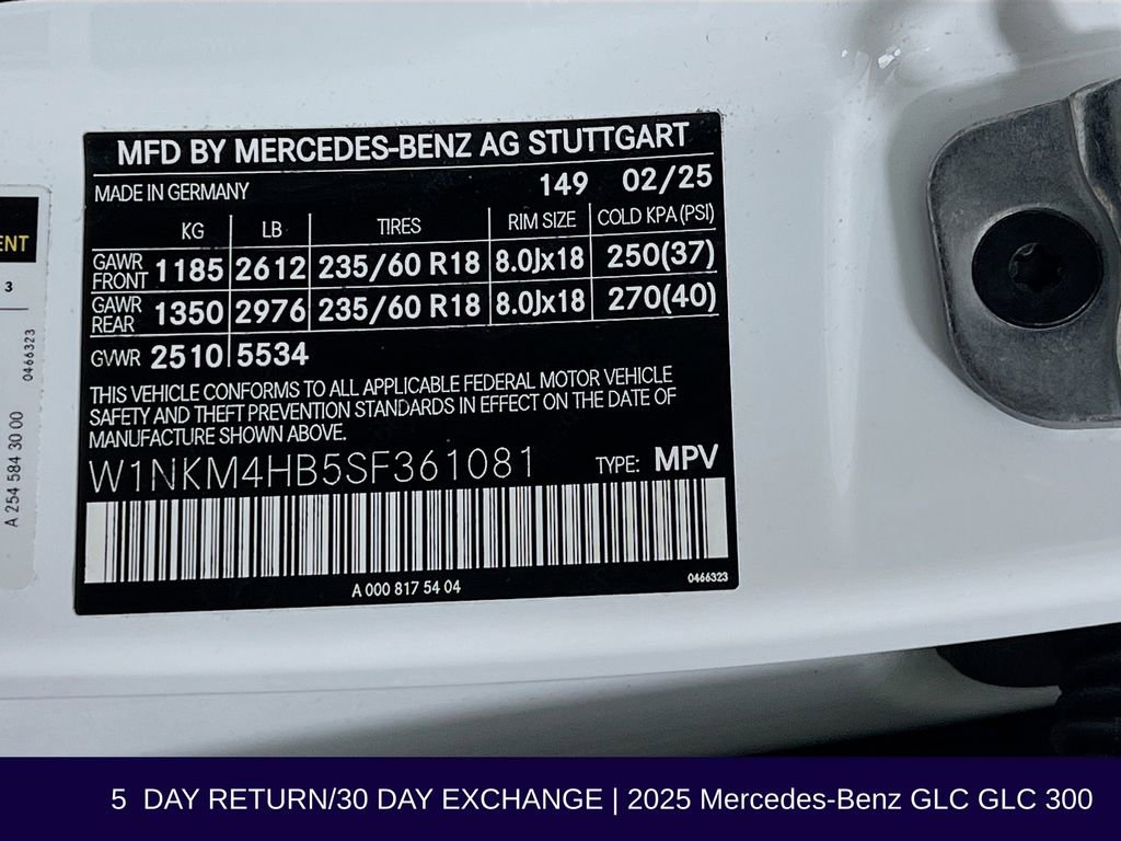 Used 2025 Mercedes-Benz GLC 300 4MATIC image 36