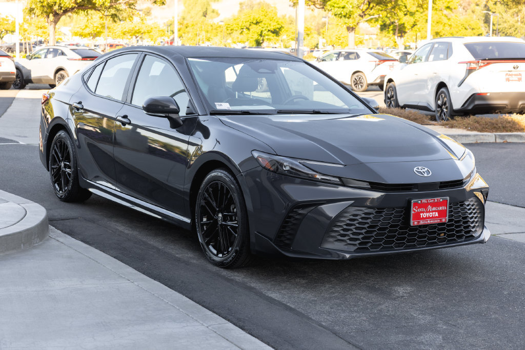 Certified 2025 Toyota Camry SE w/ Convenience Package FWD image 3