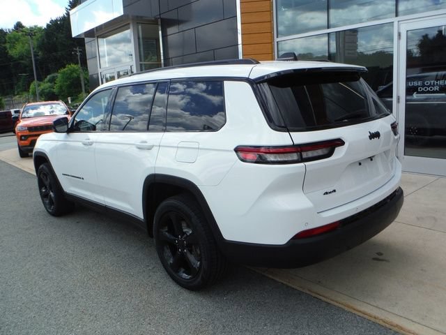 Used 2023 Jeep Grand Cherokee L Laredo AWD/4WD image 12