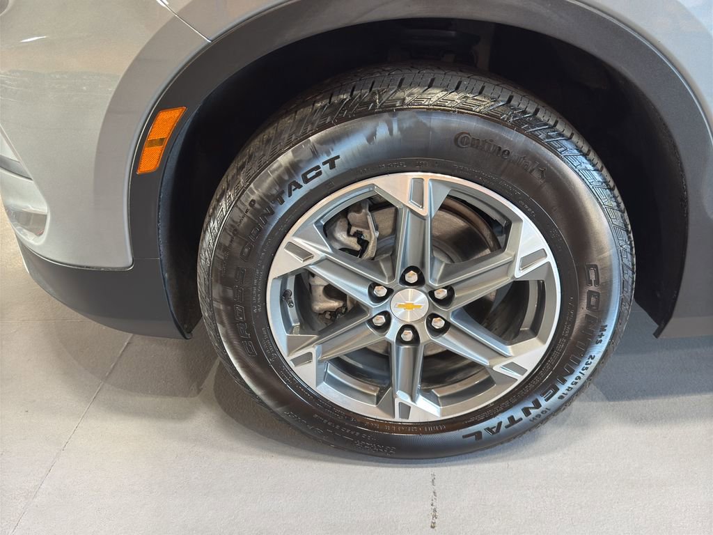 Used 2025 Chevrolet Blazer LT image 9