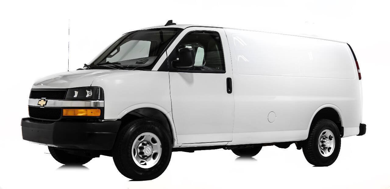 Used 2021 Chevrolet Express 2500 w/ Driver Convenience Package RWD image 2