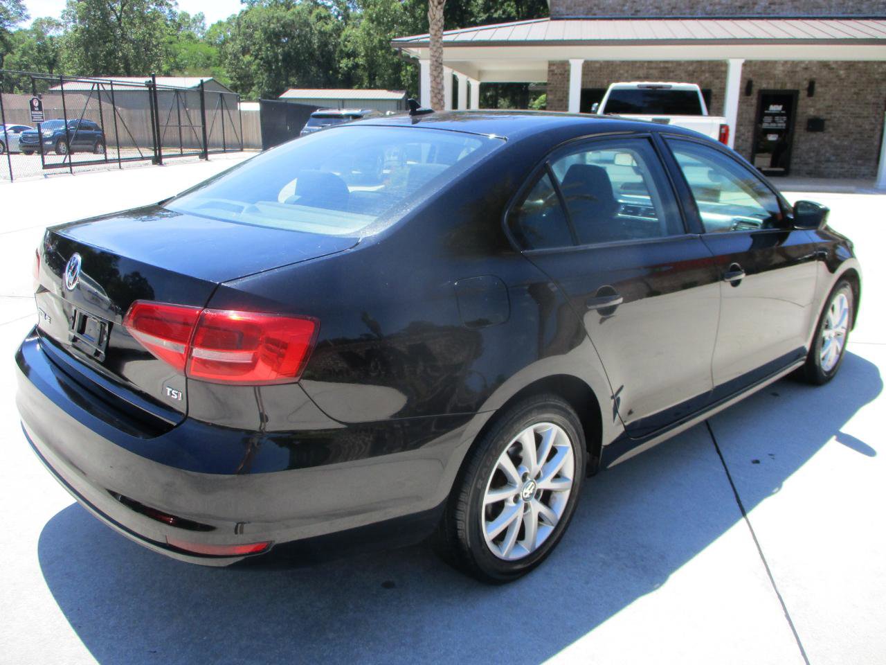Used 2015 Volkswagen Jetta SE FWD image 6