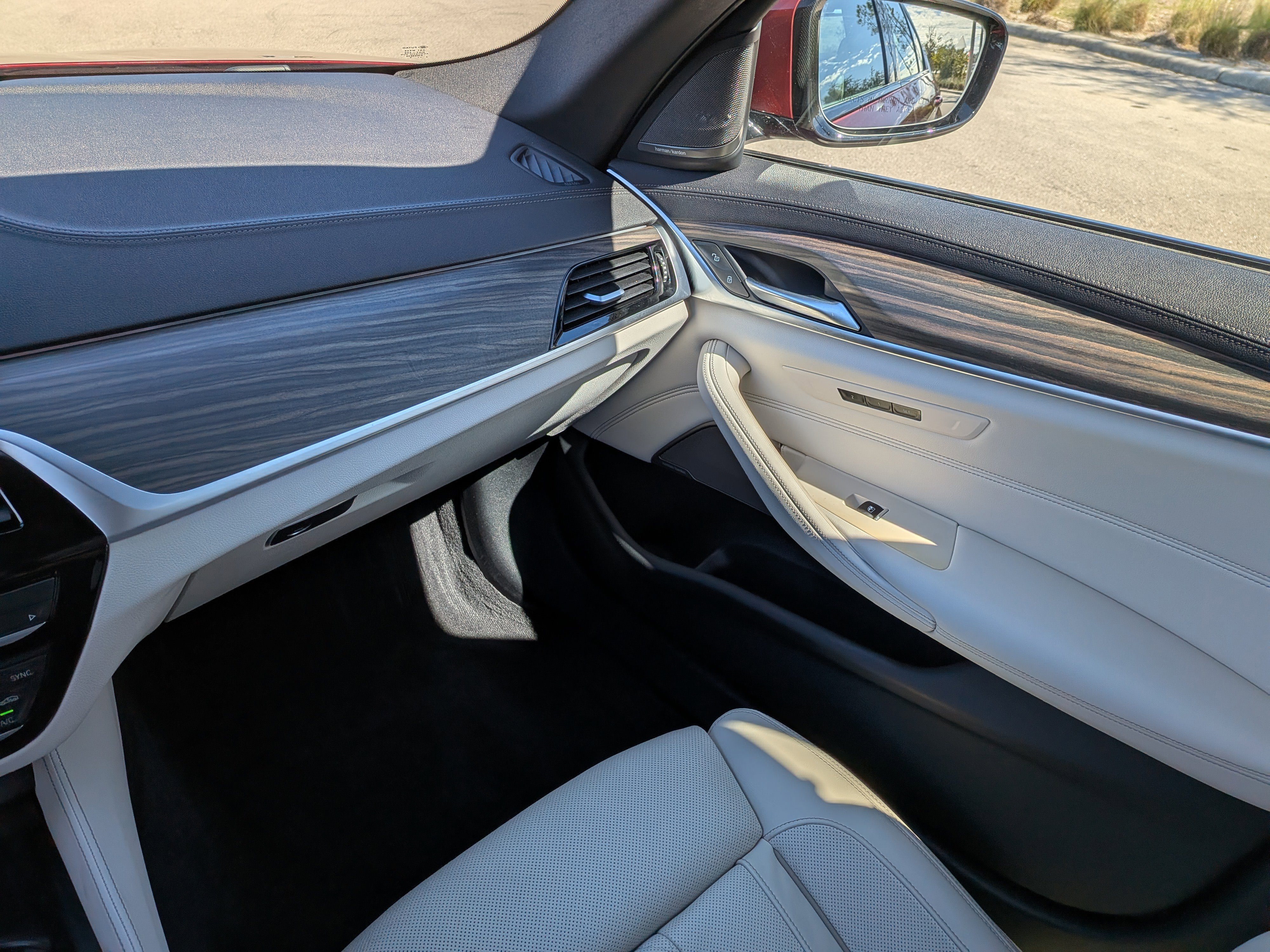 Used 2023 BMW 540i xDrive w/ Executive Package image 18