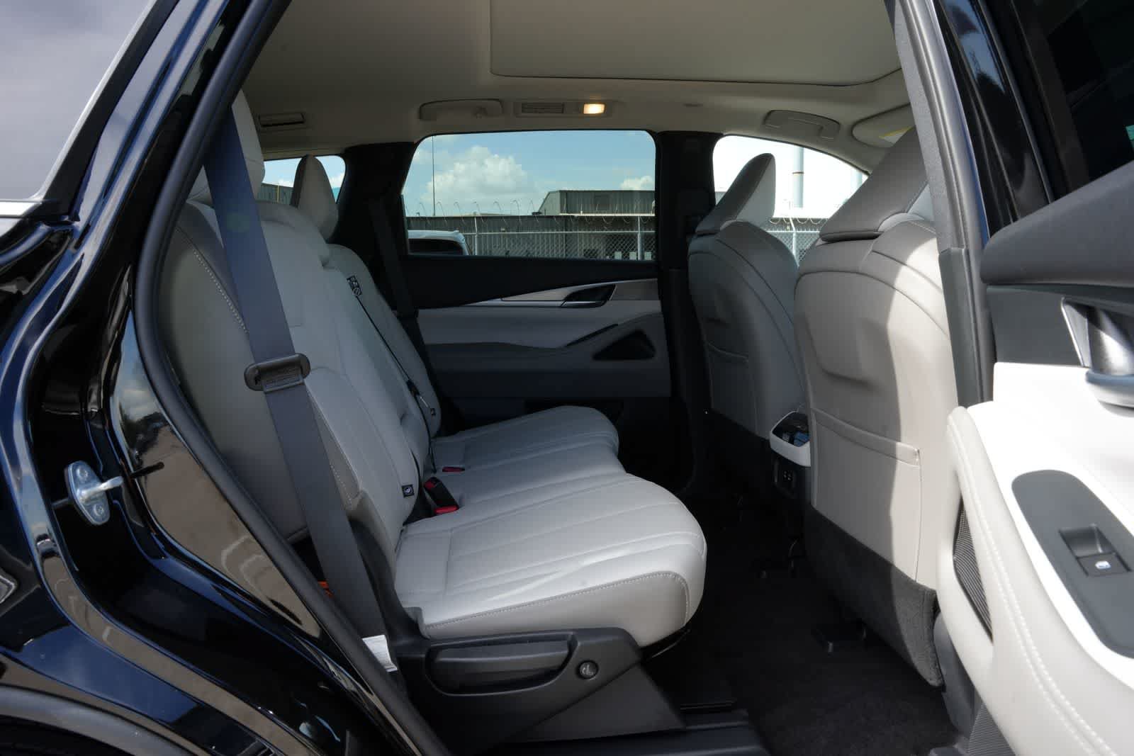 Certified 2027 INFINITI QX60 Pure w/ Cargo Package FWD image 21