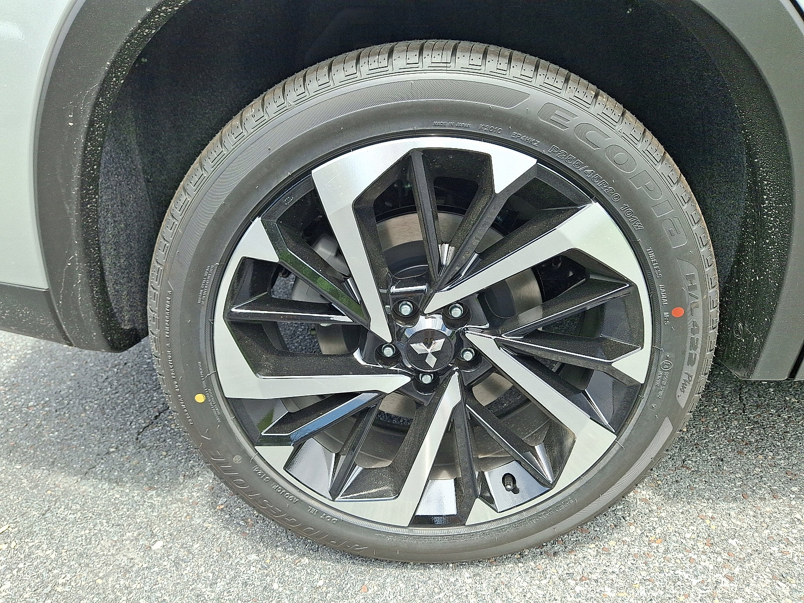 New 2025 Mitsubishi Outlander SE image 9