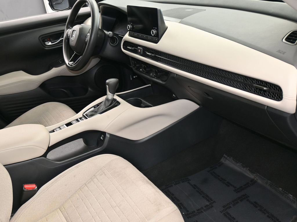 Used 2023 Honda HR-V LX image 42
