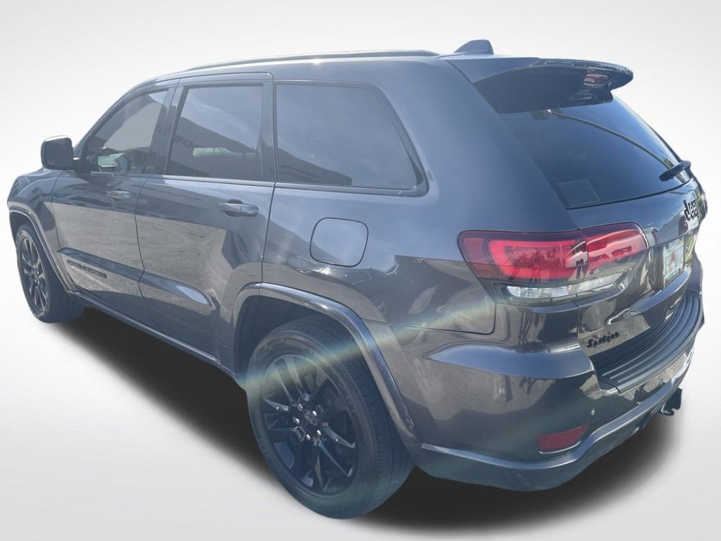 Used 2020 Jeep Grand Cherokee Altitude RWD image 5