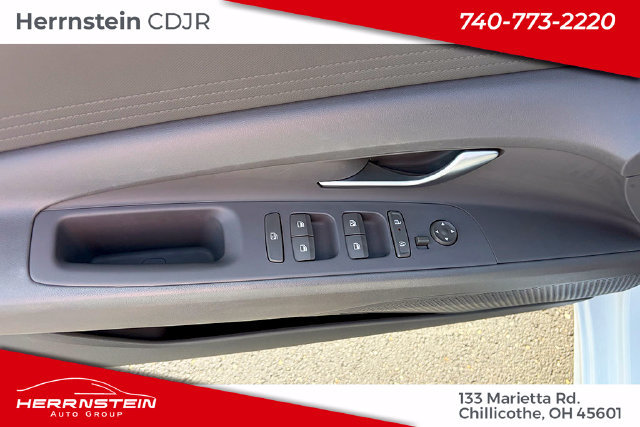 Used 2024 Hyundai Elantra SEL FWD image 11