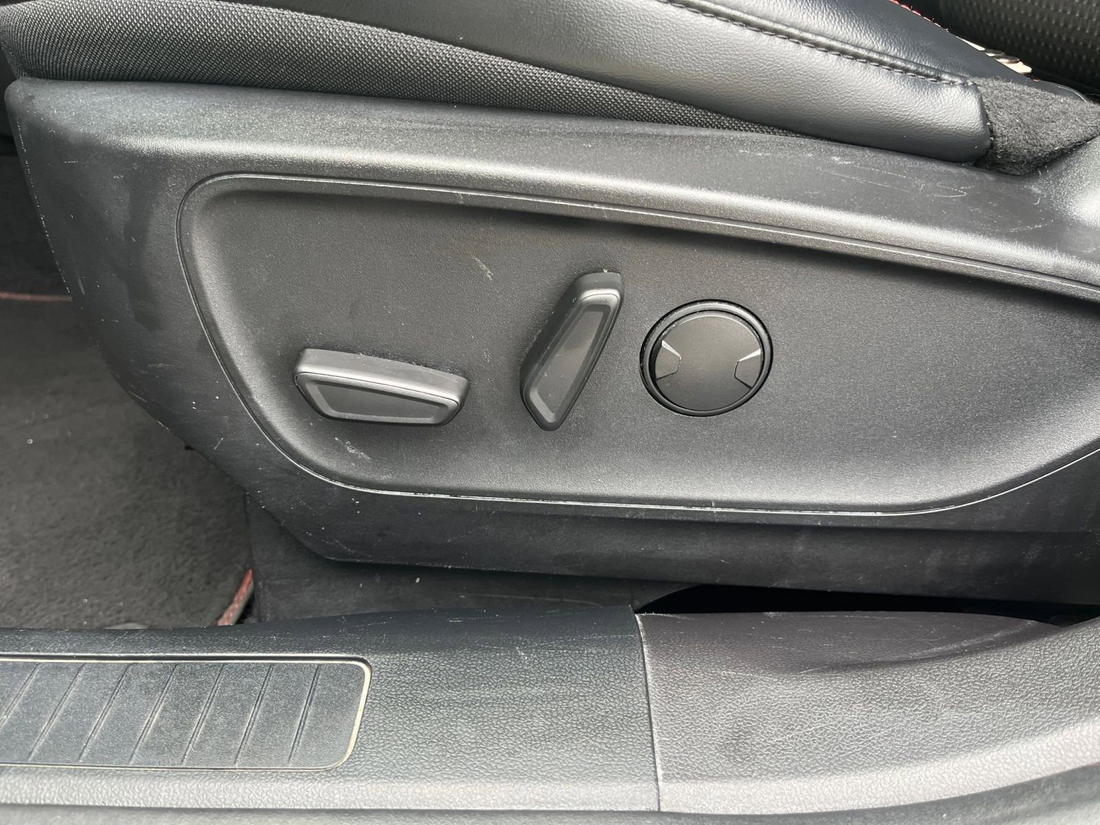 Used 2023 Ford Escape ST-Line image 22