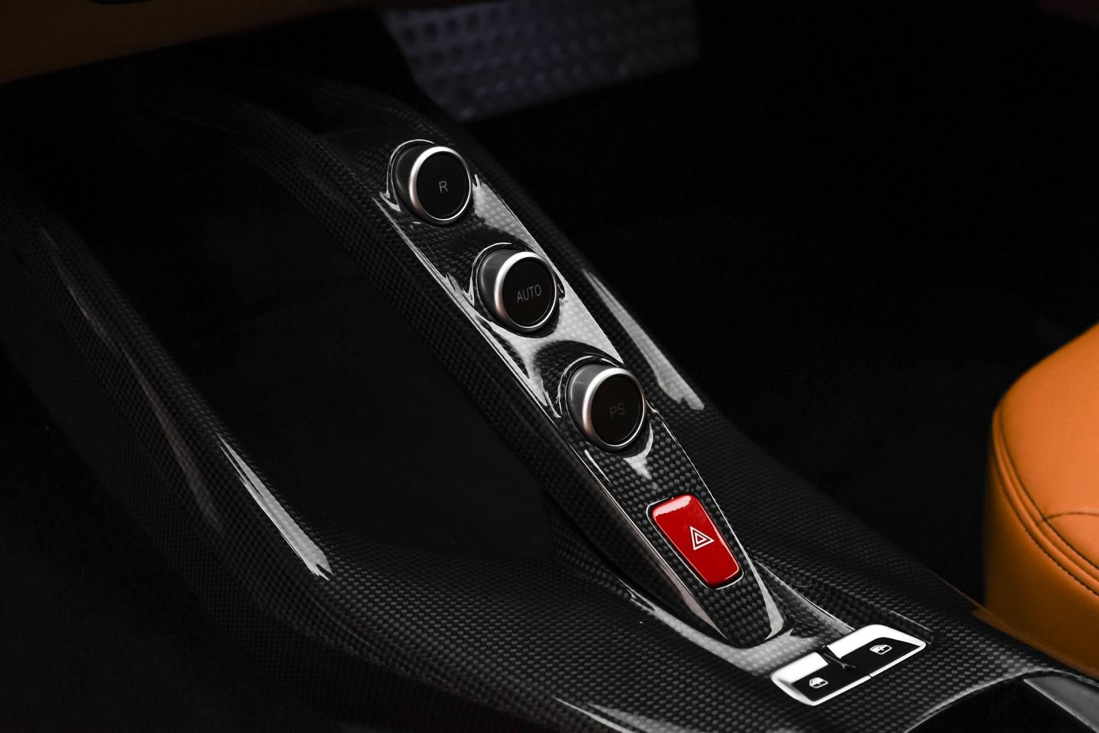 Used 2018 Ferrari 812 Superfast RWD image 23