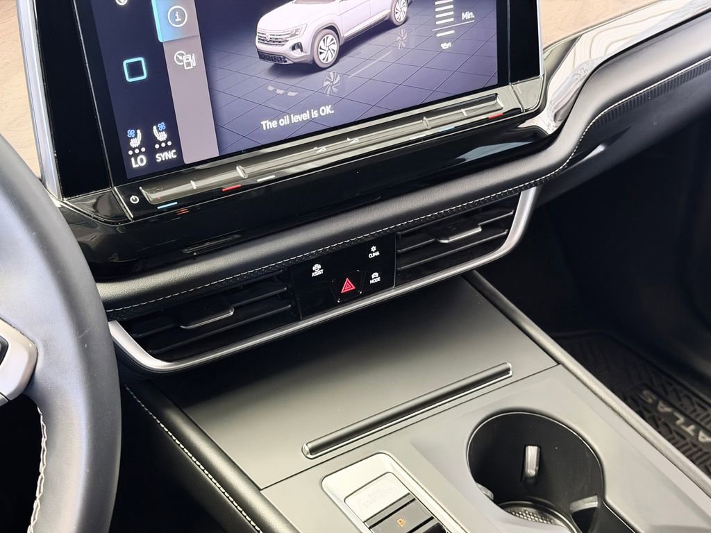 Used 2024 Volkswagen Atlas SE image 19