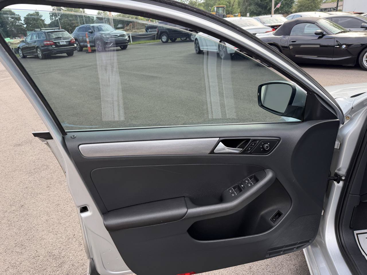 Used 2015 Volkswagen Jetta TDI SE FWD image 15