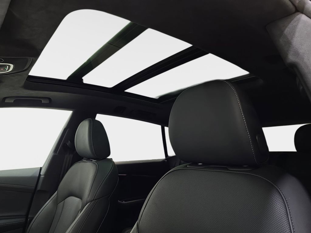 Used 2025 Audi Q8 Prestige w/ Prestige Package image 30