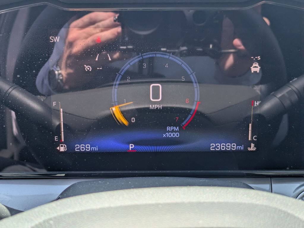 Used 2025 Chevrolet Trax LT w/ LT Convenience Package image 16