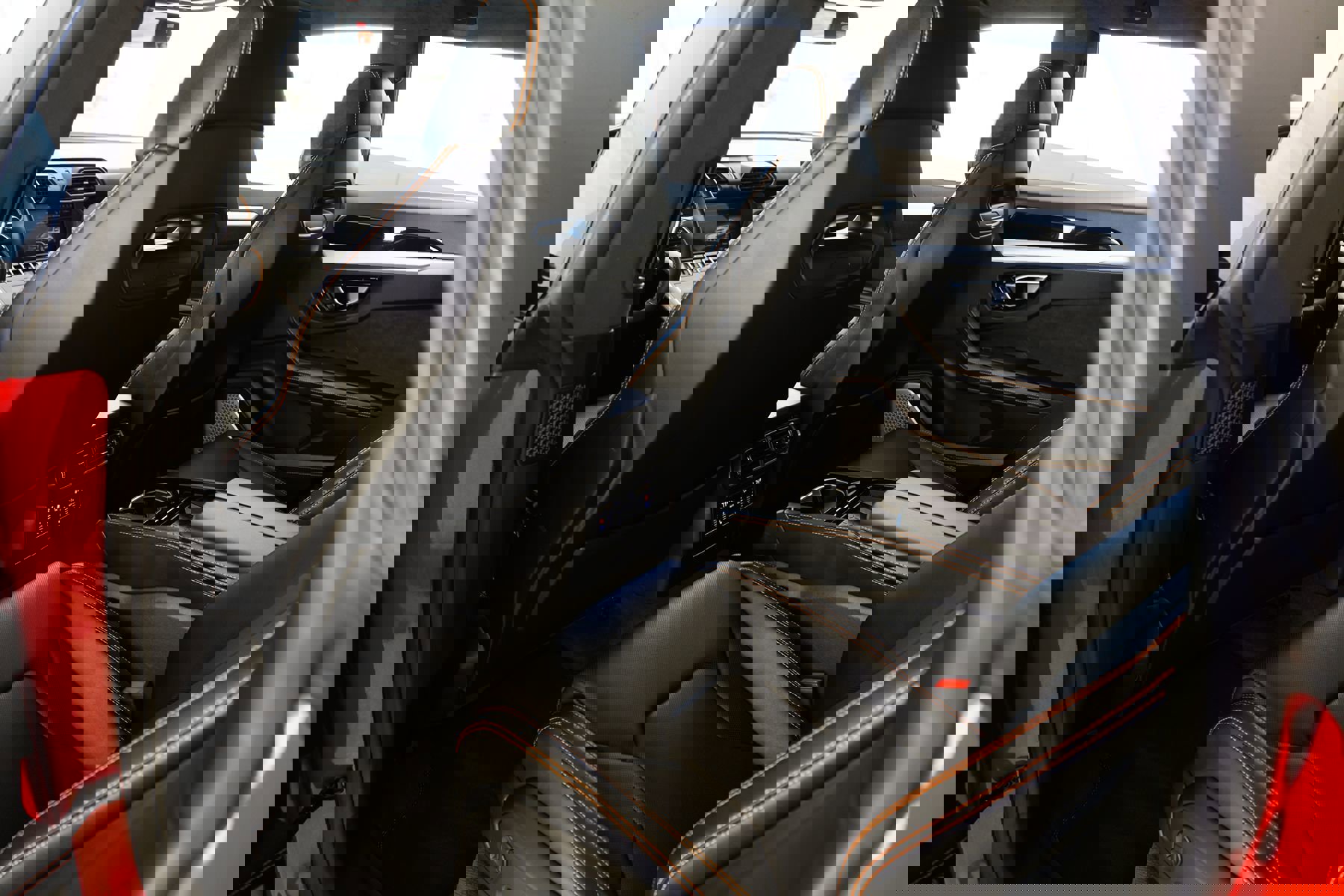 Used 2019 Lamborghini Urus image 28