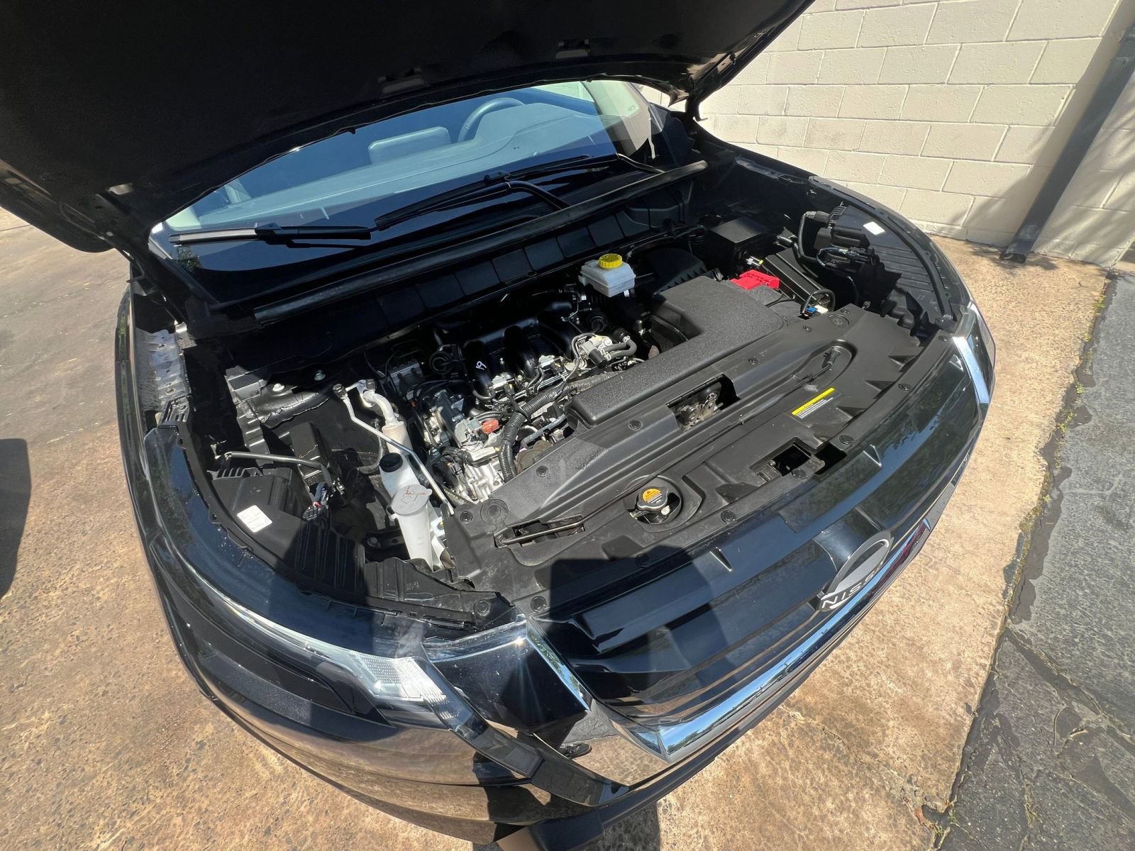 Used 2025 Nissan Pathfinder SV FWD image 31
