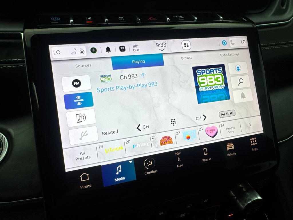 Used 2022 Jeep Grand Cherokee Overland w/ Advanced Protech Group III AWD/4WD image 65