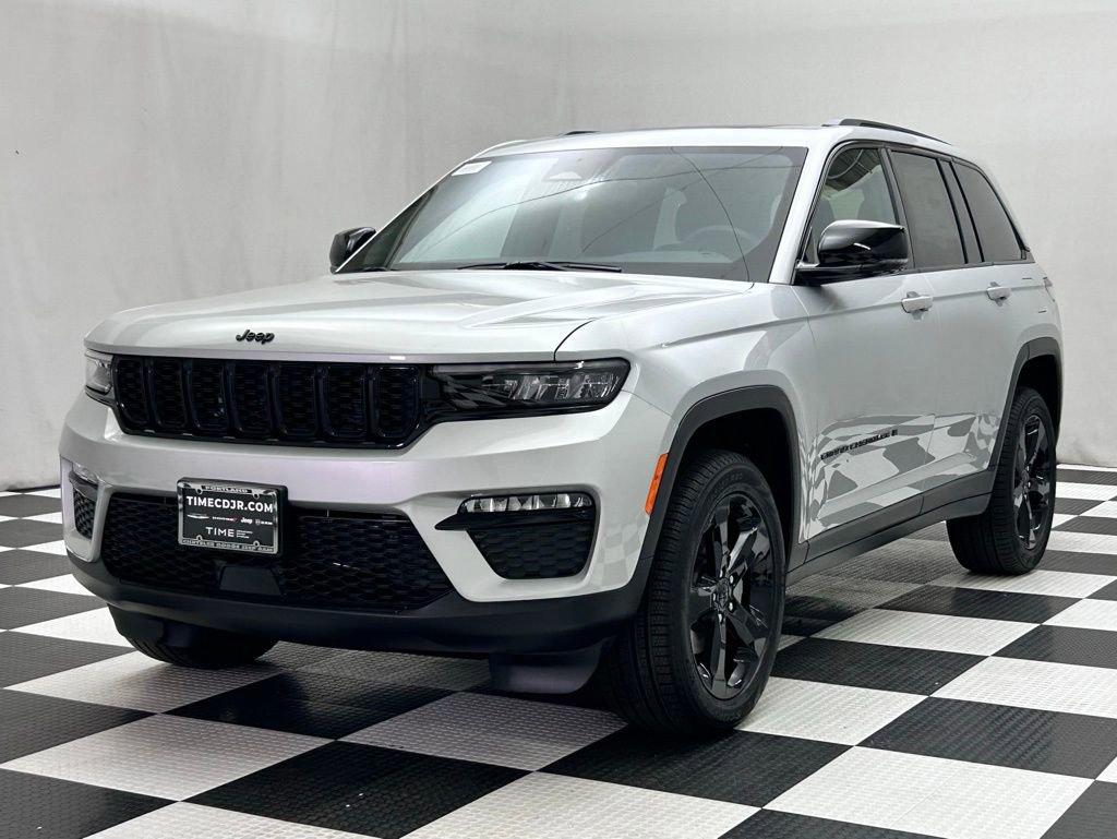 New 2025 Jeep Grand Cherokee Limited w/ Black Appearance Package image 4