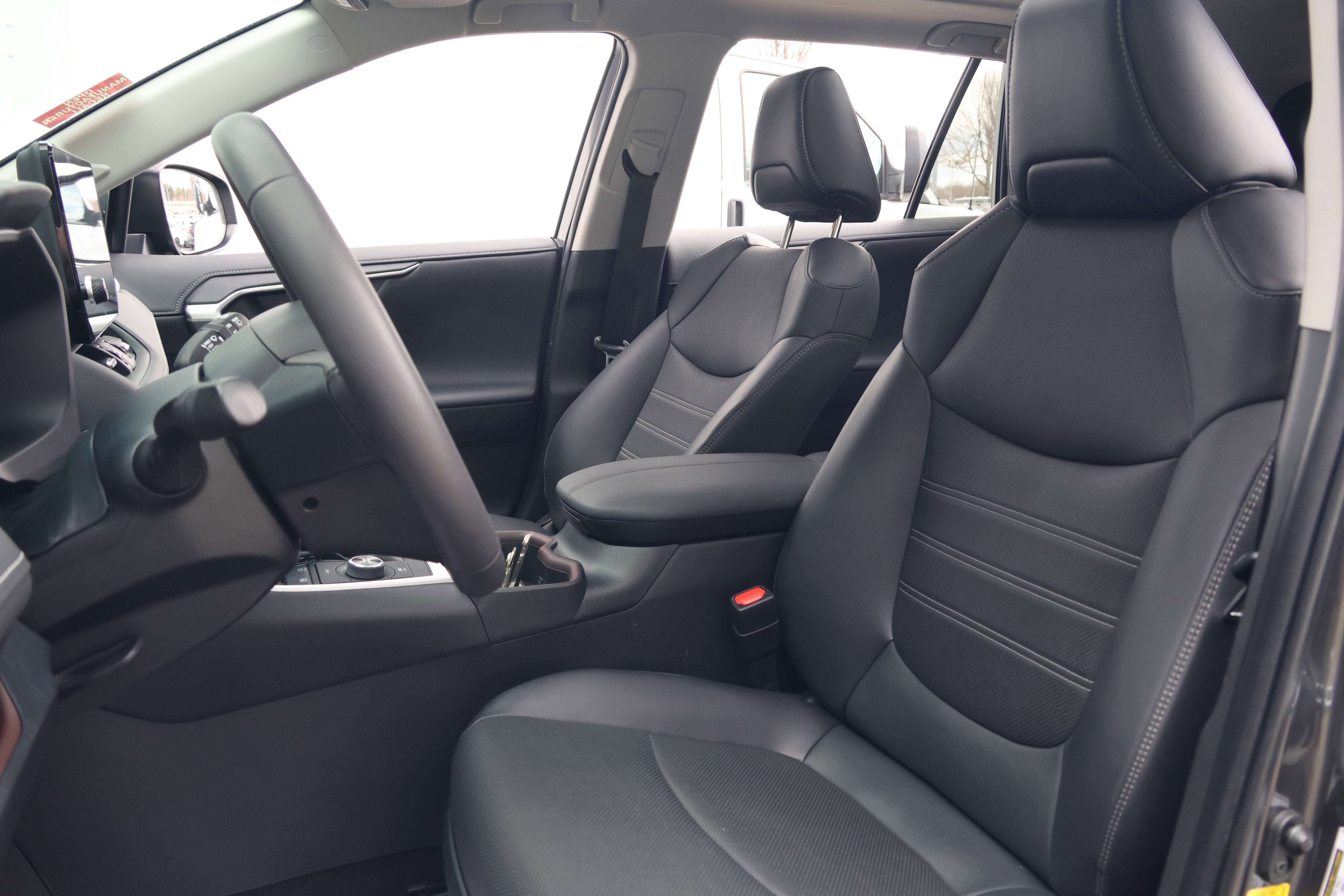 Used 2023 Toyota RAV4 Limited image 33