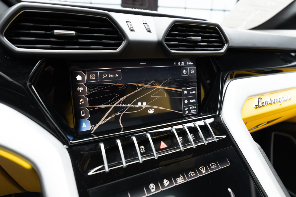 Used 2020 Lamborghini Urus AWD/4WD image 33