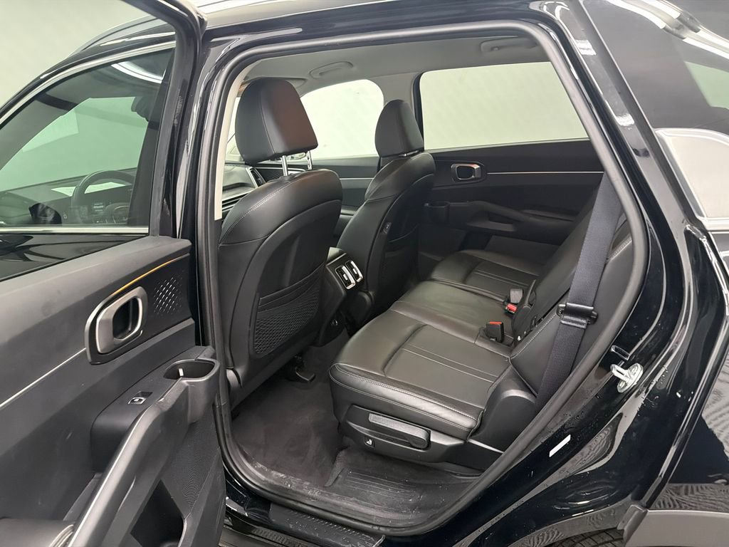 Used 2024 Kia Sorento S FWD image 21