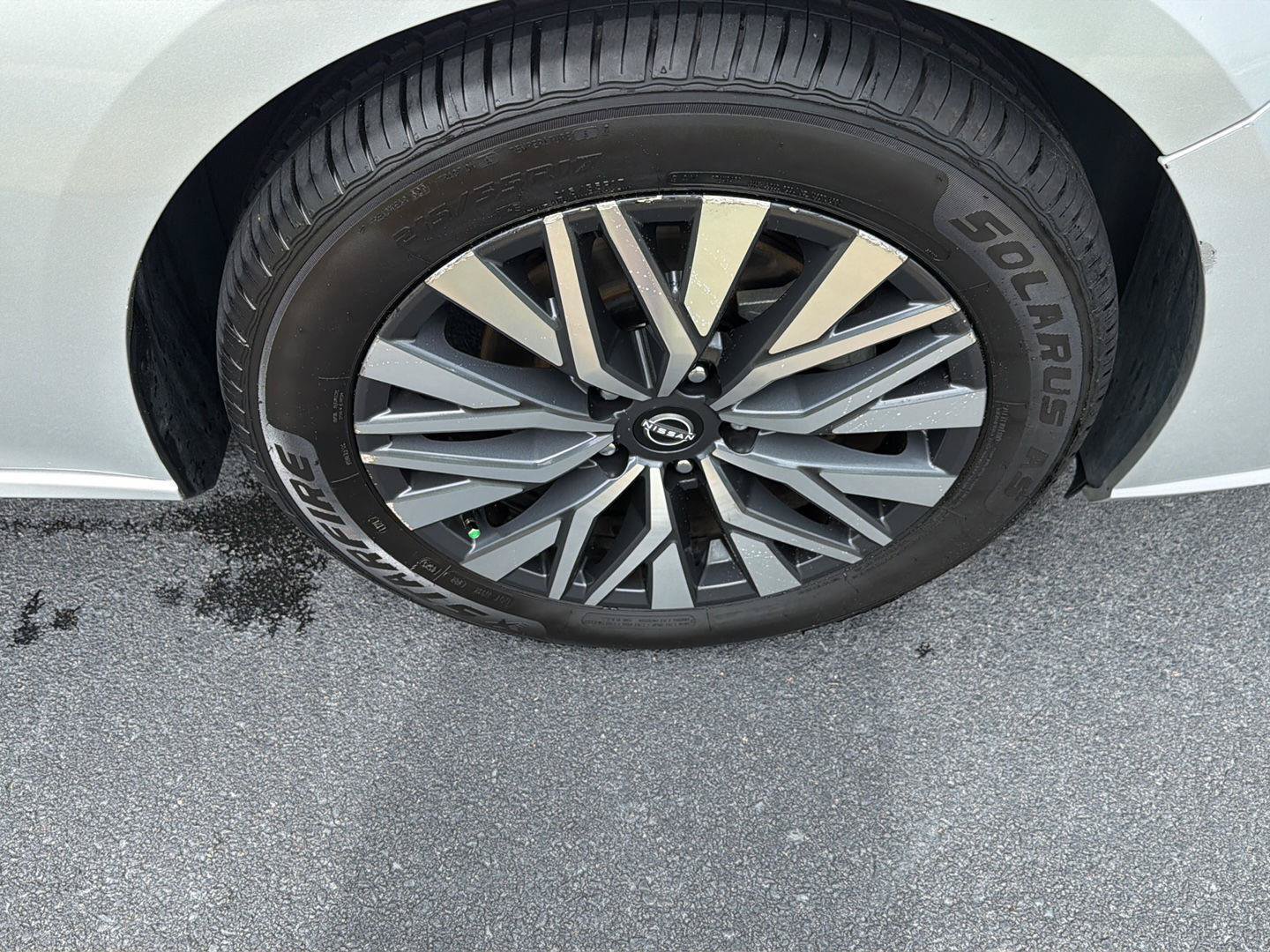 Used 2024 Nissan Altima 2.5 SV FWD image 38