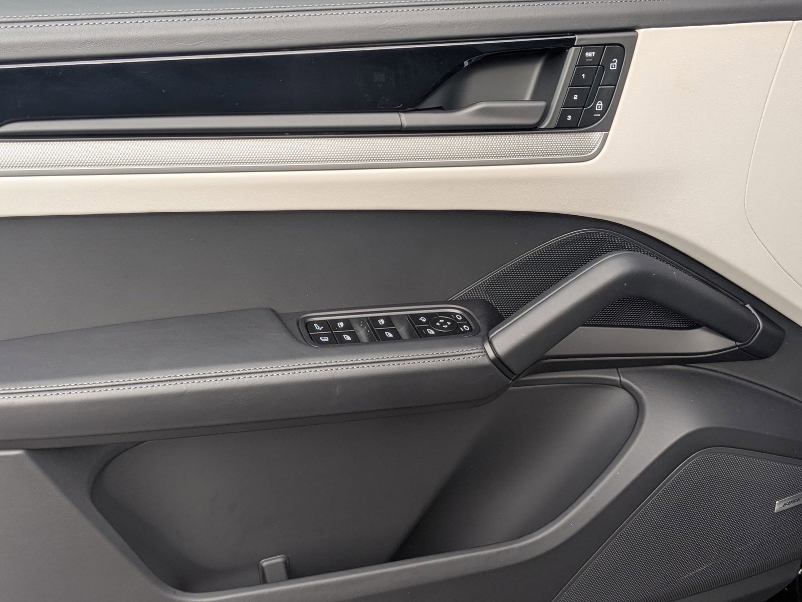 New 2026 Porsche Cayenne E-Hybrid image 13