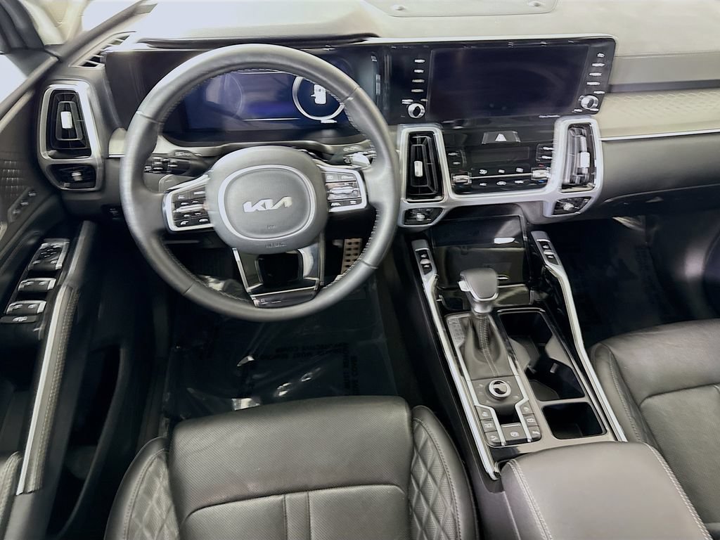 Used 2023 Kia Sorento SX AWD/4WD image 3
