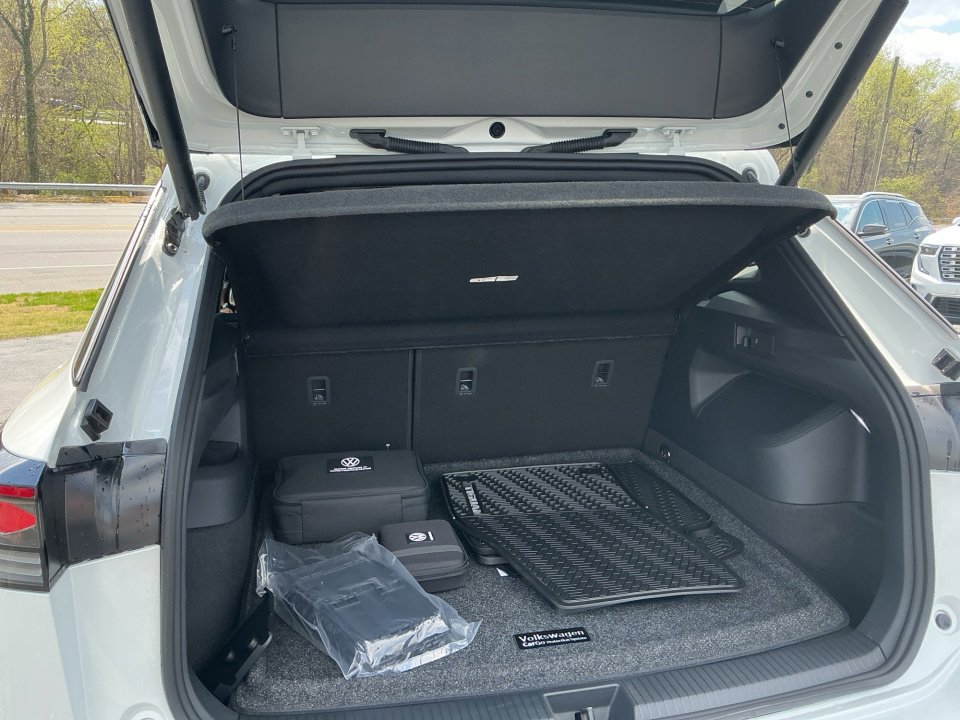 New 2026 Volkswagen Tiguan SEL R-Line AWD/4WD image 15